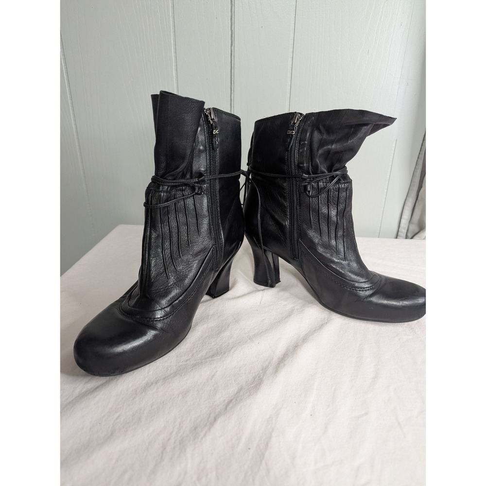 Earthies Eleganza Black leather womens 10B‎ Boots granny witch steampunk tie